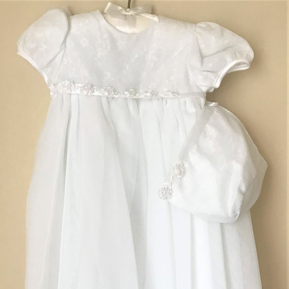 Little Things Mean a Lot Christening Baptism Petal Gown w Bonnet NEW w TAGS